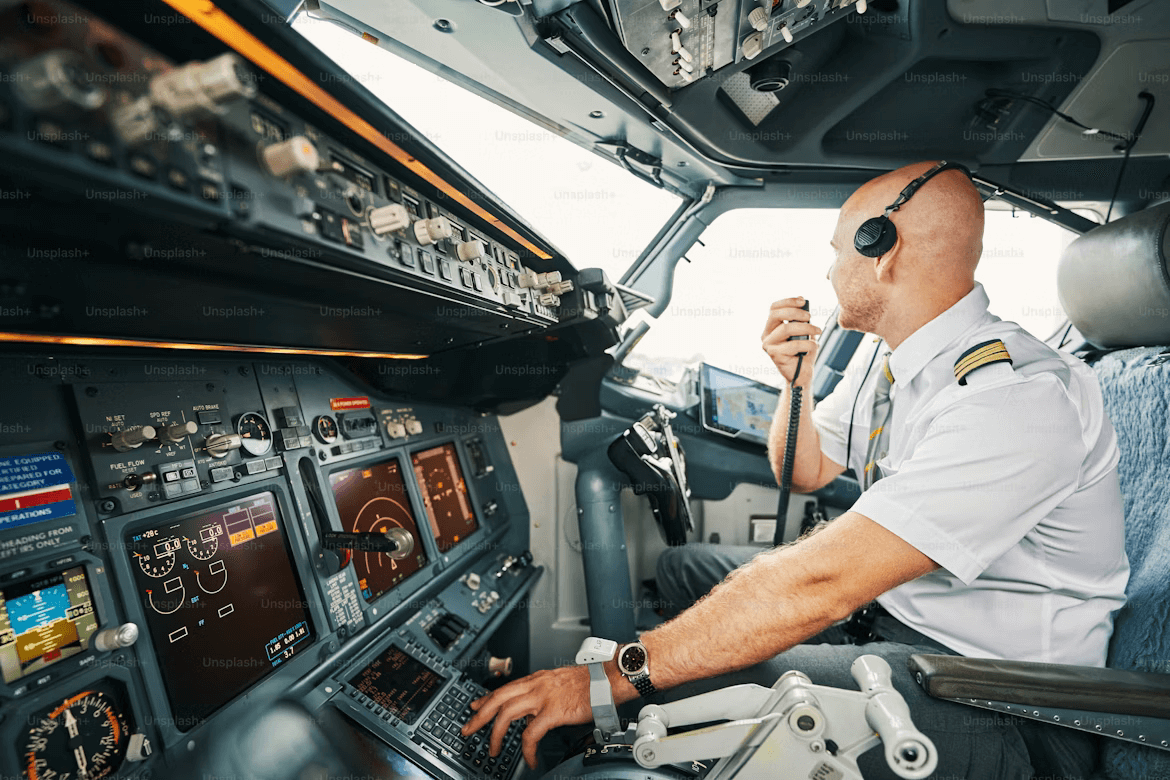 From Cubicle to Cockpit: Is a Career Change to Pilot Right for You?